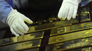 Why are Russia and China Buying Gold, Tons of it?